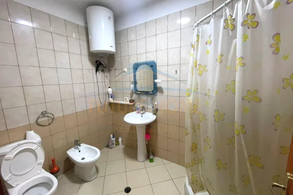 Shtepi me qera Apartament ne Tirane, 2+1, Mobilimi E mobiluar, Pagesa 650  Euro.