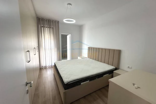 Shtepi me qera Apartament ne Tirane, 2+1, Mobilimi E mobiluar, Pagesa 55,000  Euro.