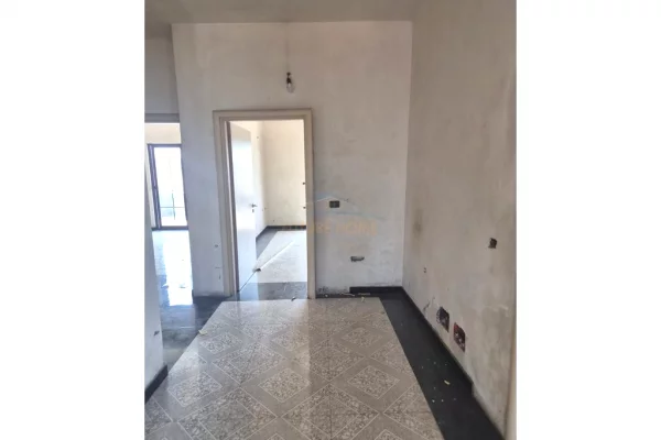 Shtepi me qera Apartament ne Tirane, 2+1, Mobilimi Bosh, pa mobiluar, Pagesa 1,150  Euro.