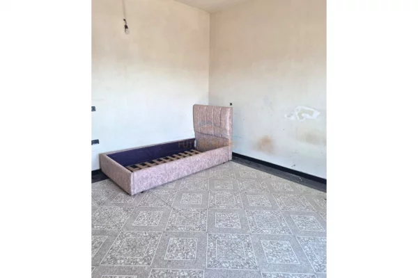 Shtepi me qera Apartament ne Tirane, 2+1, Mobilimi Bosh, pa mobiluar, Pagesa 1,150  Euro.