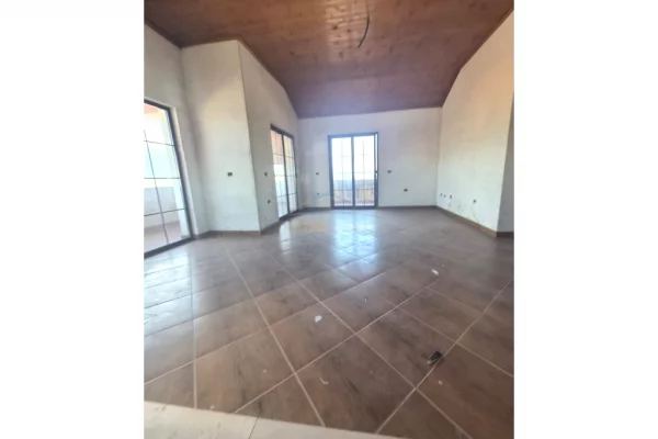 Shtepi me qera Apartament ne Tirane, 2+1, Mobilimi Bosh, pa mobiluar, Pagesa 1,150  Euro.