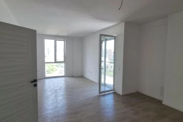 Shtepi ne shitje Apartament ne Tirane, 2+1, Mobilimi Bosh, pa mobiluar, Pagesa 153,000  Euro.