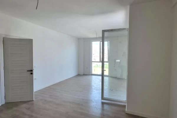 Shtepi ne shitje Apartament ne Tirane, 2+1, Mobilimi Bosh, pa mobiluar, Pagesa 153,000  Euro.