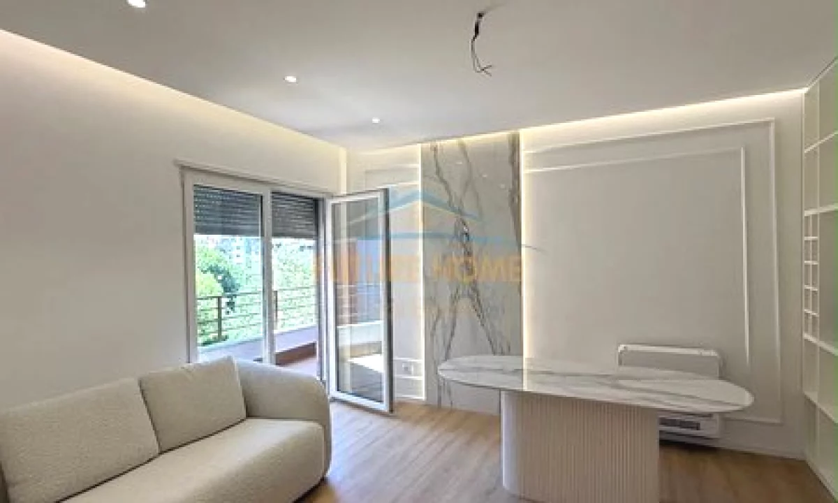 Shtepi ne shitje Apartament ne Tirane, 2+1, Mobilimi E mobiluar, Pagesa 275,000  Euro.