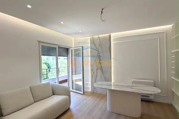 	Shitet, Apartament 2+1+2 , Liqeni i Thate, Tirane .
