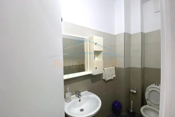 Shtepi me qera Apartament ne Tirane, 2+1, Mobilimi E mobiluar, Pagesa 60,000  Leke.