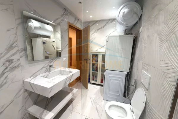 Shtepi ne shitje Apartament ne Tirane, 2+1, Mobilimi E mobiluar, Pagesa 272,000  Euro.