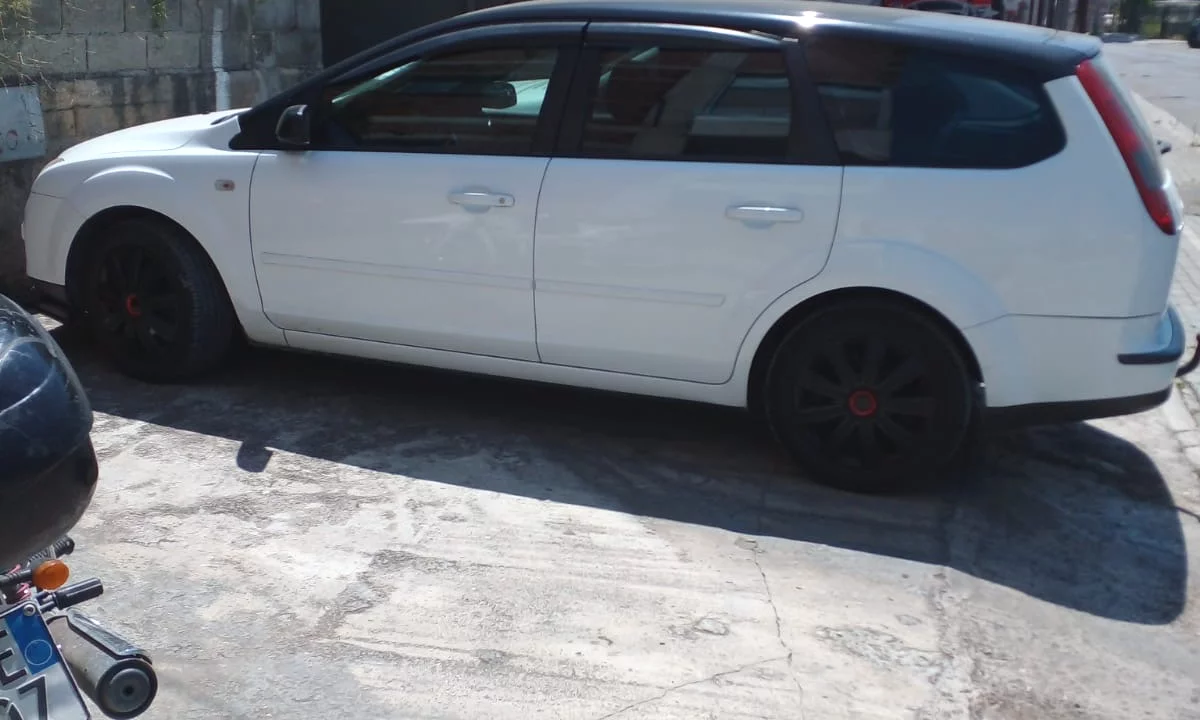 Makina ne shitje ne Tirane, Ford, 2007 Diesel,Kambio Manual Pagesa 350,000  Leke.