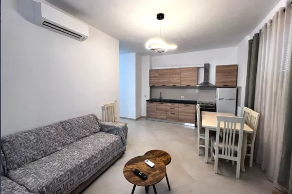 Shtepi me qera Apartament ne Tirane, 2+1, Mobilimi E mobiluar, Pagesa 50,000  Leke.