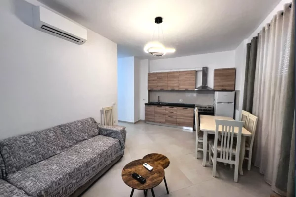 Shtepi me qera Apartament ne Tirane, 2+1, Mobilimi E mobiluar, Pagesa 50,000  Leke.