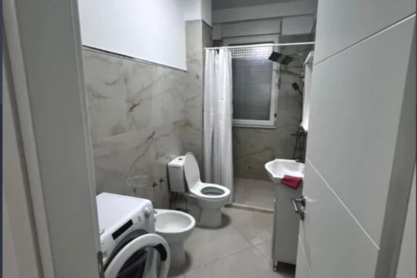 Shtepi me qera Apartament ne Tirane, 2+1, Mobilimi E mobiluar, Pagesa 50,000  Leke.