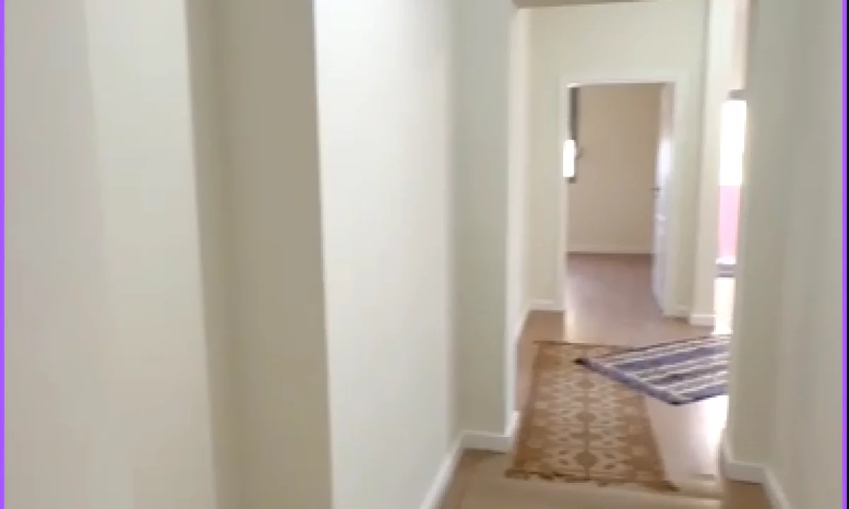 Shtepi ne shitje Apartament ne Fier, 3+1, Mobilimi Bosh, pa mobiluar, Pagesa 91,000  Euro.