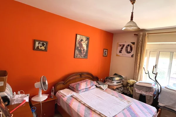 Shtepi ne shitje Apartament ne Vlore, 2+1, Mobilimi Pjeserisht e mobiluar, Pagesa 11,000,000  Leke.