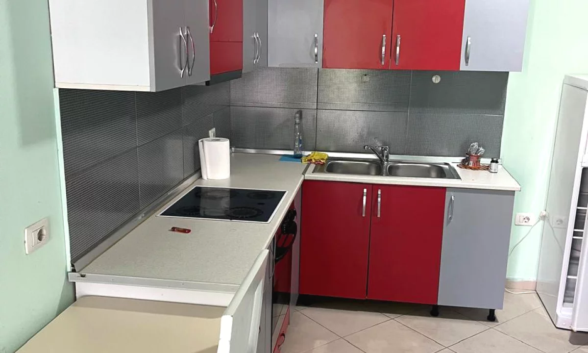 Shtepi me qera Apartament ne Tirane, Garsoniere, Mobilimi E mobiluar, Pagesa 35,000  Leke.