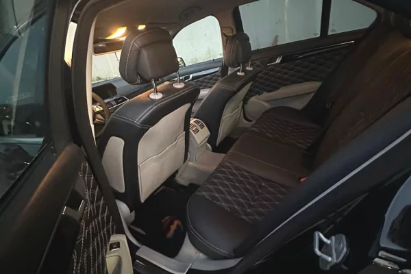 Makina ne shitje ne Durres, Mercedes-Benz, 2012 Diesel,Kambio Automatik Pagesa 7,000  Euro.
