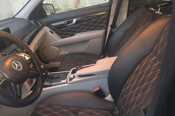 Makina ne shitje ne Durres, Mercedes-Benz, 2012 Diesel,Kambio Automatik Pagesa 7,000  Euro.