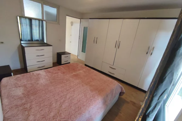 Shtepi me qera Apartament ne Tirane, 1+1, Mobilimi E mobiluar, Pagesa 300  Euro.