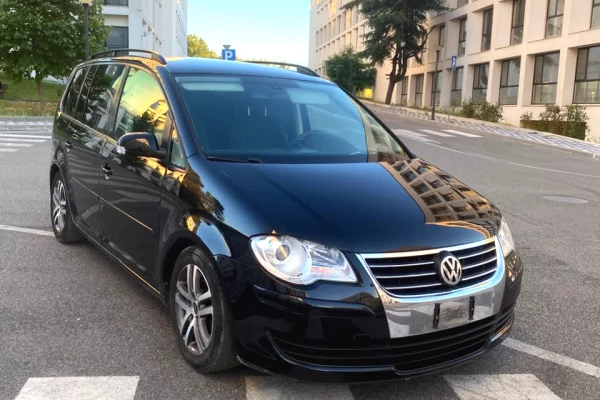 Makina ne shitje ne Tirane - 3,800 Euro