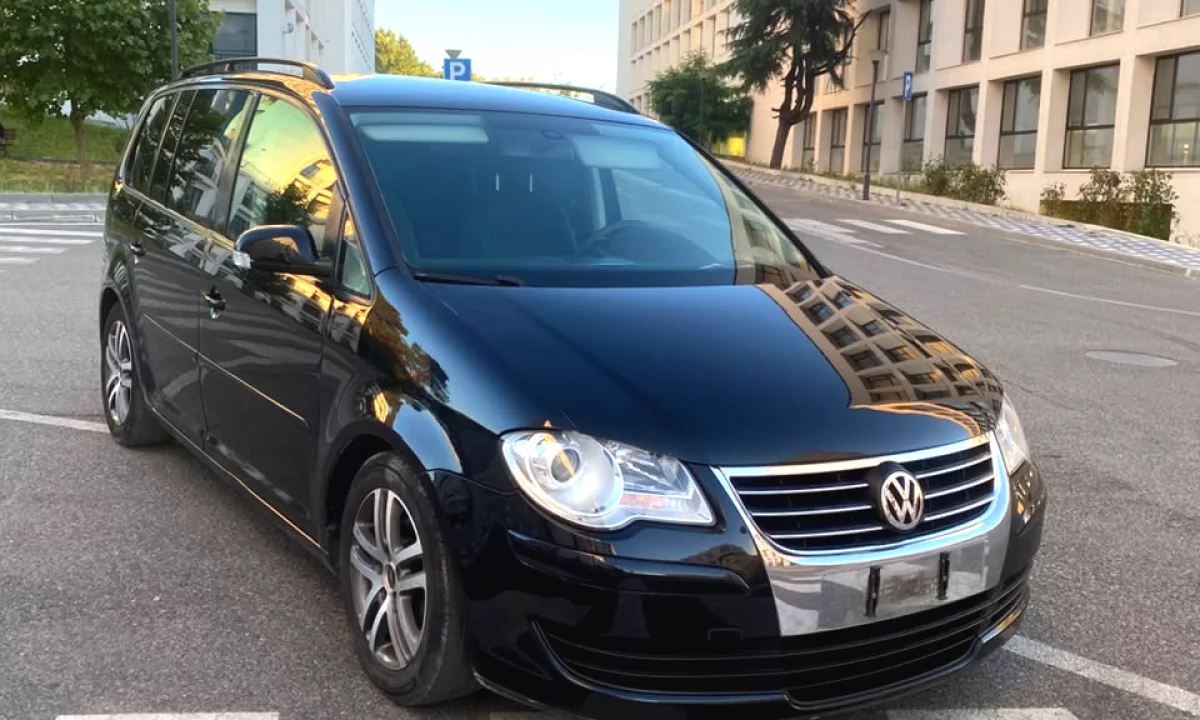 Makina ne shitje ne Tirane, Volkswagen, 2007 Diesel,Kambio Manual Pagesa 3,800  Euro.