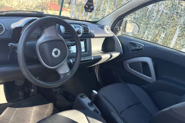 Makina ne shitje ne Tirane, Smart, 2012 Benzine,Kambio Automatik Pagesa 2,800  Euro.