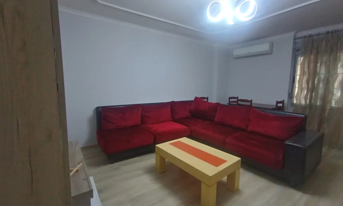 Shtepi ne shitje Apartament ne Tirane, 1+1, Mobilimi E mobiluar, Pagesa 114,000  Euro.