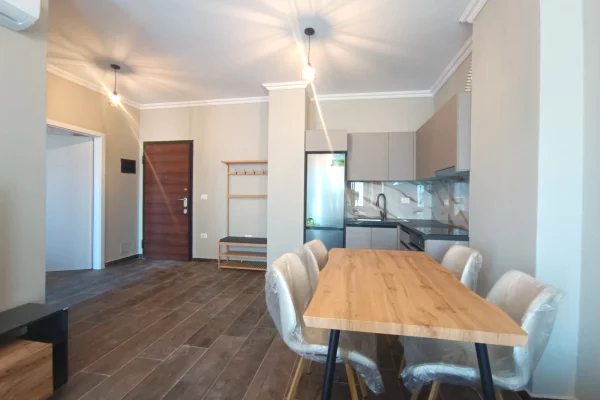 Shtepi me qera Apartament ne Tirane, 1+1, Mobilimi E mobiluar, Pagesa 55,000  Leke.