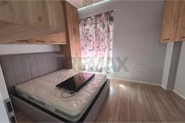 Shtepi me qera Apartament ne Tirane, 1+1, Mobilimi E mobiluar, Pagesa 400  Euro.