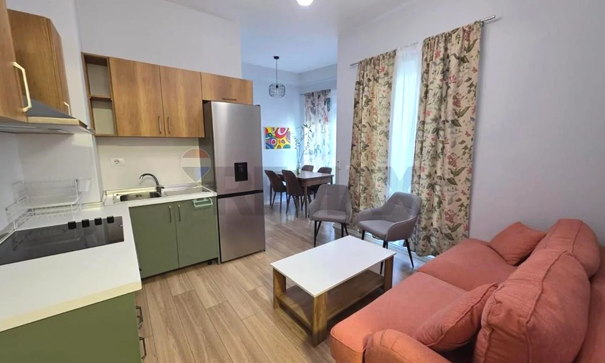 Shtepi me qera Apartament ne Tirane, 1+1, Mobilimi E mobiluar, Pagesa 400  Euro.