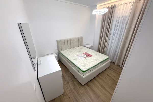 Shtepi me qera Apartament ne Tirane, 2+1, Mobilimi E mobiluar, Pagesa 50,000  Leke.