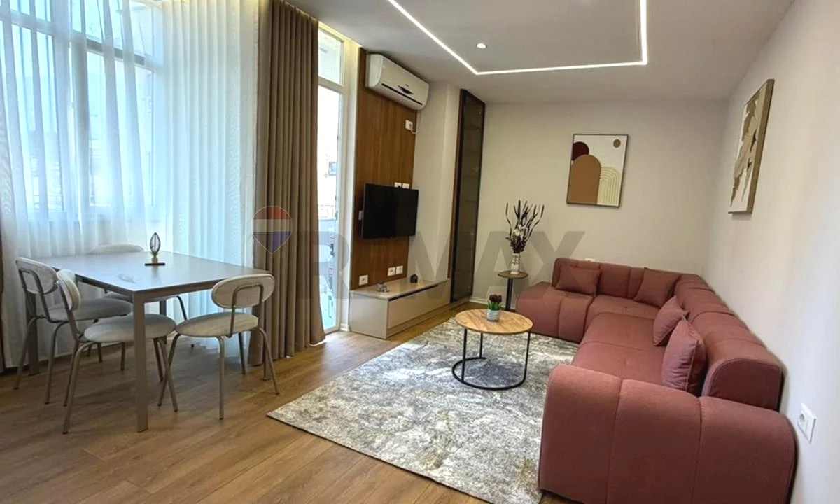Shtepi ne shitje Apartament ne Tirane, 2+1, Mobilimi E mobiluar, Pagesa 15,800,000  Leke.