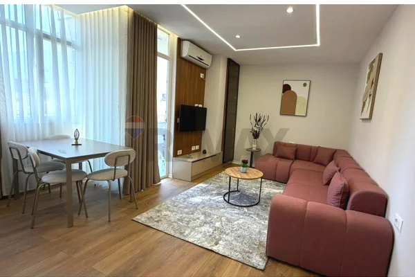 Shtepi ne shitje 2+1 ne Tirane - 15,800,000 Leke
