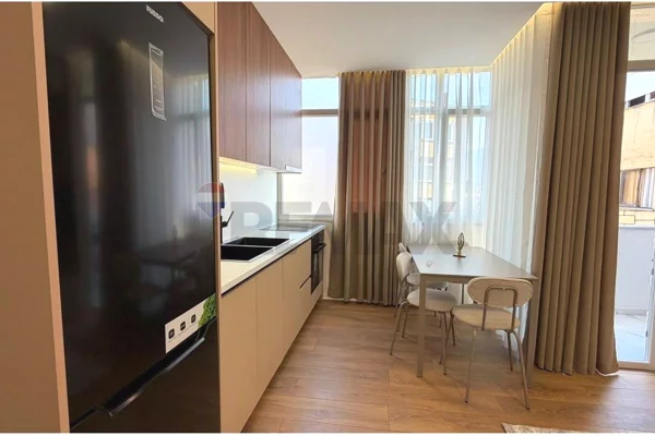 Shtepi ne shitje Apartament ne Tirane, 2+1, Mobilimi E mobiluar, Pagesa 15,800,000  Leke.