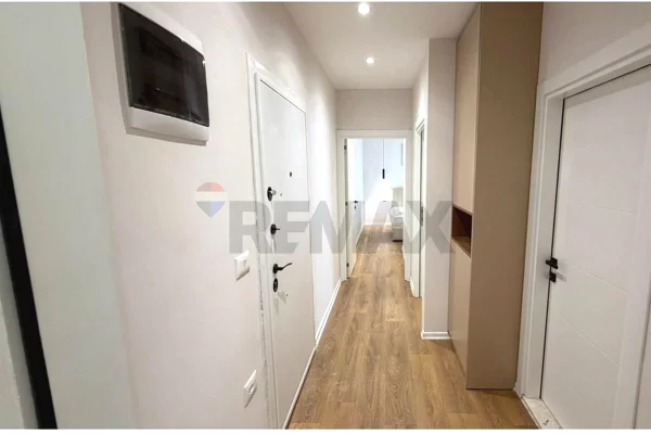 Shtepi ne shitje Apartament ne Tirane, 2+1, Mobilimi E mobiluar, Pagesa 15,800,000  Leke.