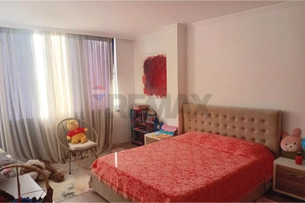 Shtepi ne shitje Apartament ne Tirane, 2+1, Mobilimi E mobiluar, Pagesa 140,000  Euro.