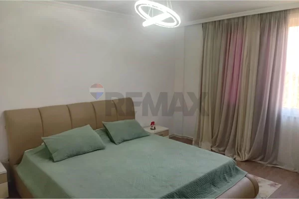 Shtepi ne shitje Apartament ne Tirane, 2+1, Mobilimi E mobiluar, Pagesa 140,000  Euro.
