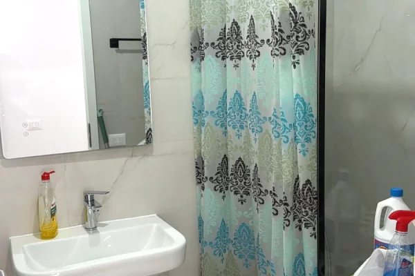 Shtepi me qera Apartament ne Tirane, 2+1, Mobilimi E mobiluar, Pagesa 50,000  Leke.