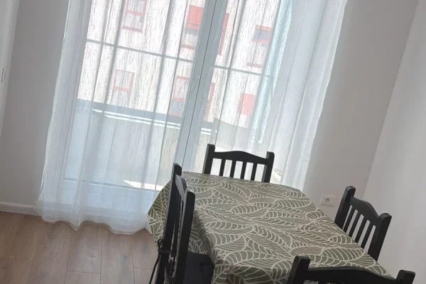 Shtepi me qera Apartament ne Tirane, 2+1, Mobilimi E mobiluar, Pagesa 50,000  Leke.