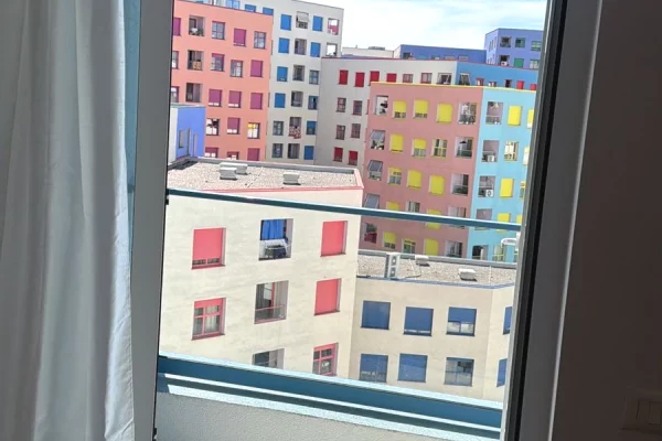 Shtepi me qera Apartament ne Tirane, 2+1, Mobilimi E mobiluar, Pagesa 50,000  Leke.