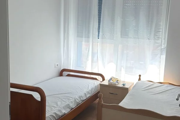 Shtepi me qera Apartament ne Tirane, 2+1, Mobilimi E mobiluar, Pagesa 50,000  Leke.
