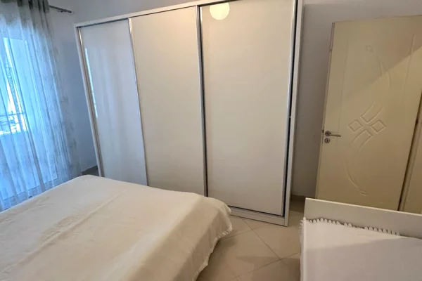Shtepi me qera Apartament ne Tirane, 1+1, Mobilimi E mobiluar, Pagesa 45,000  Leke.