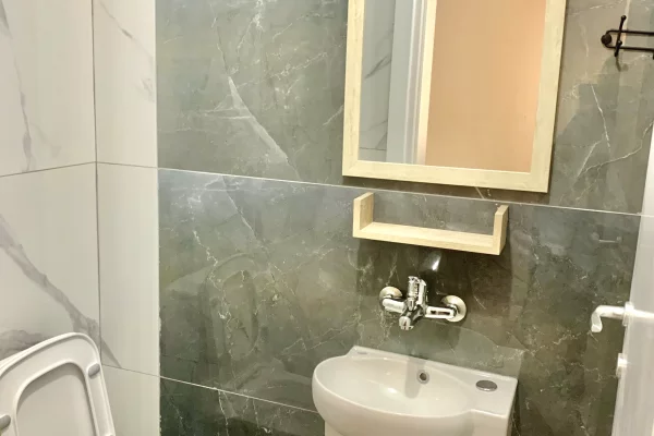 Shtepi me qera Apartament ne Elbasan, 2+1, Mobilimi E mobiluar, Pagesa 380  Euro.