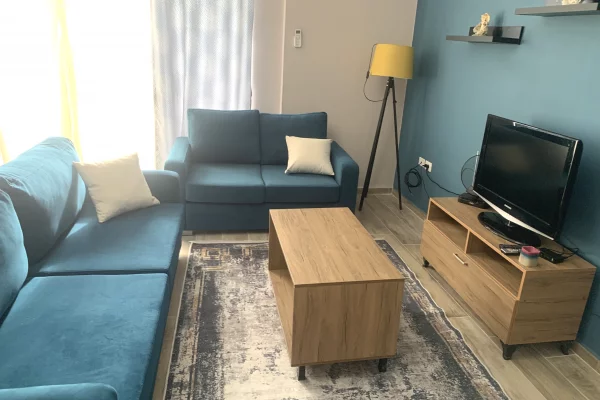Shtepi me qera Apartament ne Elbasan, 2+1, Mobilimi E mobiluar, Pagesa 380  Euro.