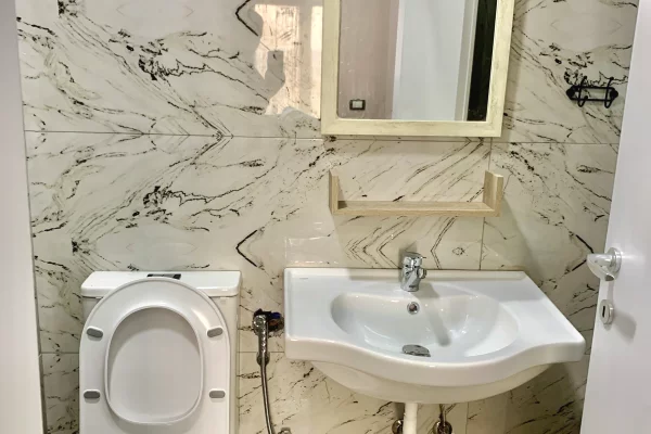 Shtepi me qera Apartament ne Elbasan, 2+1, Mobilimi E mobiluar, Pagesa 380  Euro.