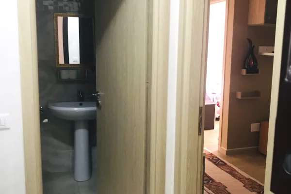 Shtepi me qera Apartament ne Elbasan, 2+1, Mobilimi E mobiluar, Pagesa 37,000  Leke.