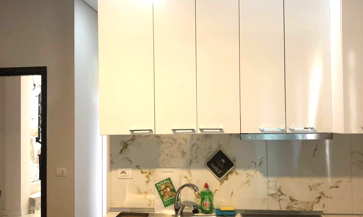 Shtepi me qera Apartament ne Elbasan, 1+1, Mobilimi E mobiluar, Pagesa 27,000  Leke.