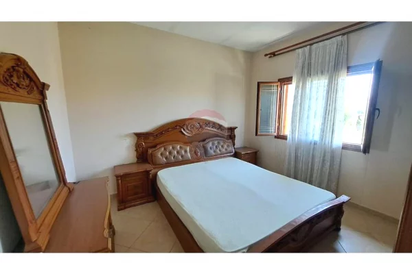 Shtepi ne shitje Vila Luksoze ne Vlore, 3+1, Mobilimi E mobiluar, Pagesa 280,000  Euro.