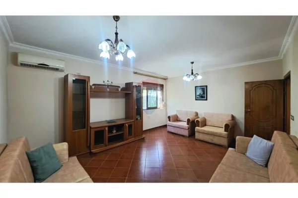 Shtepi ne shitje Vila Luksoze ne Vlore, 3+1, Mobilimi E mobiluar, Pagesa 280,000  Euro.