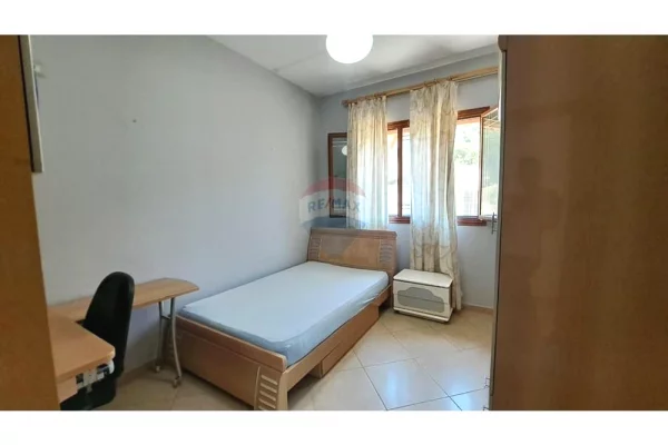 Shtepi ne shitje Vila Luksoze ne Vlore, 3+1, Mobilimi E mobiluar, Pagesa 280,000  Euro.