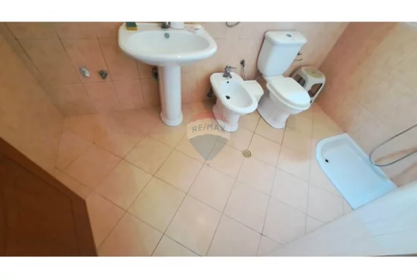 Shtepi ne shitje Vila Luksoze ne Vlore, 3+1, Mobilimi E mobiluar, Pagesa 280,000  Euro.