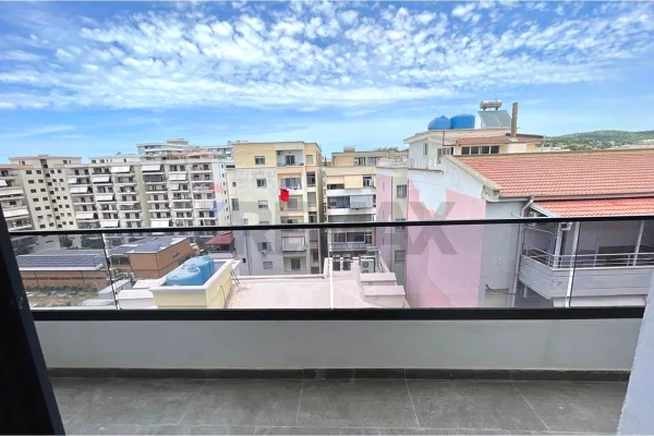 Shtepi ne shitje Apartament ne Vlore, 2+1, Mobilimi Bosh, pa mobiluar, Pagesa 141,675  Euro.